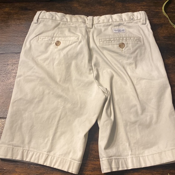 Vineyard vines khaki shorts size 12 - Picture 6 of 7